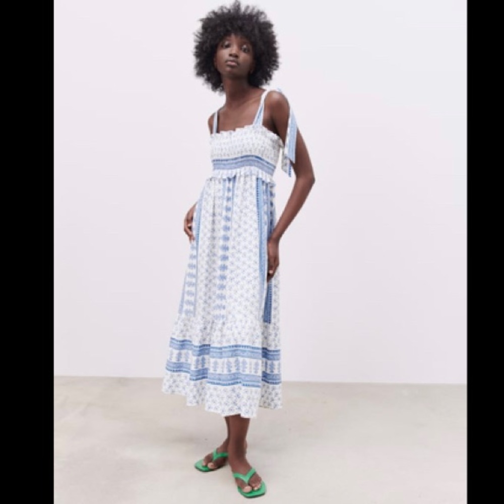 Zara. Printed dress whit straps. Size XS. Like new